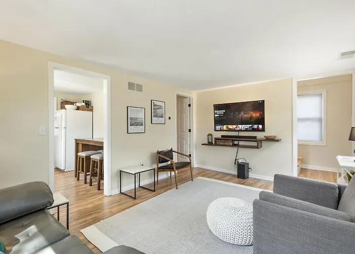 Perfect Location Walk To Msu Campus High End Mattresses Fast Wi-Fi