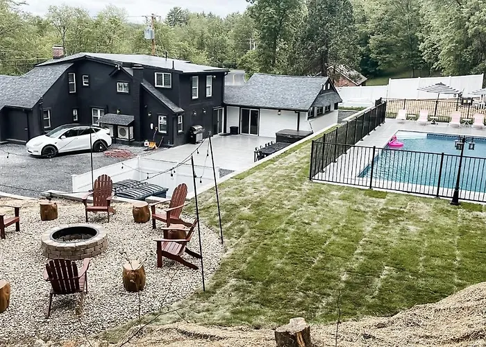 Hideaway Lodge - Glen Lake, Lake George