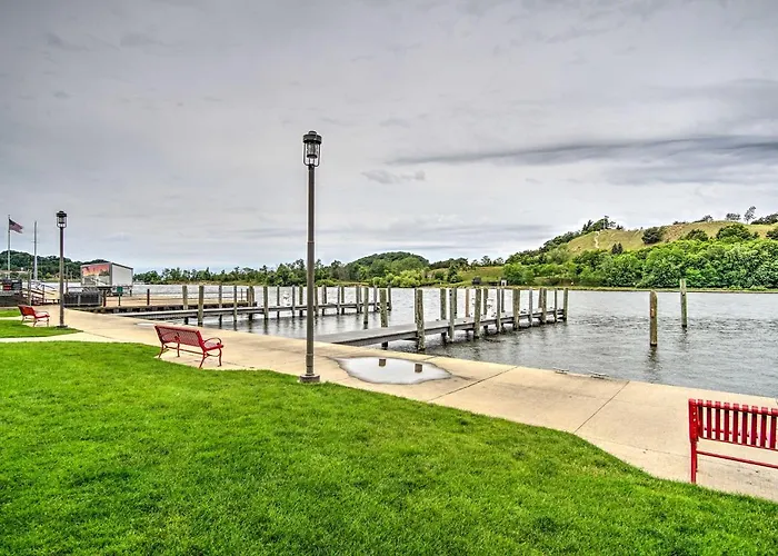 Downtown Grand Haven Apt < 1 Mi To Lake Michigan