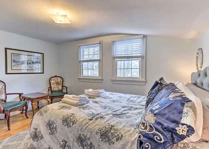Townhome In Leesburg Historic District!