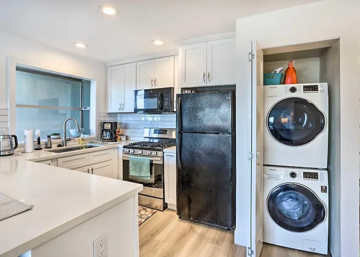 San Clemente Condo W/ Gorgeous Views: Near Beach!