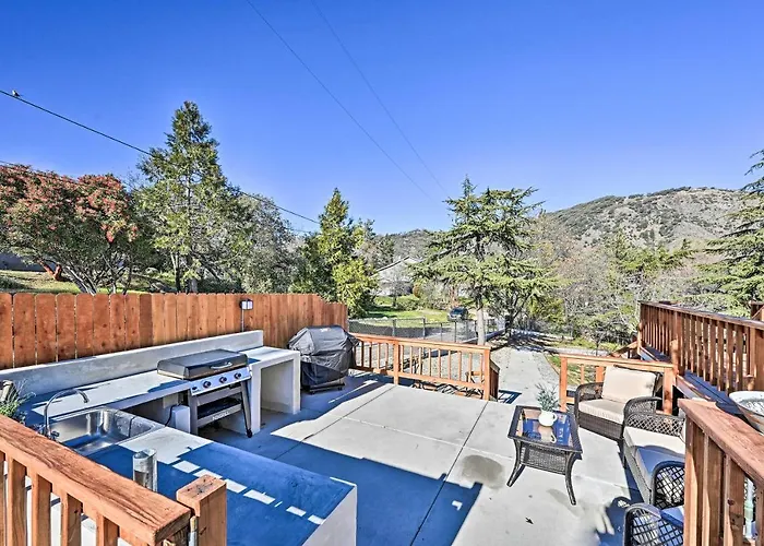 Inviting Julian Home W/ Scenic View & Hot Tub