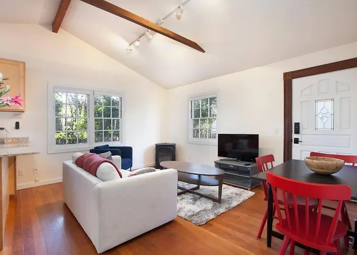 Berkeley Cottage, Comfy, Stylish Good Wi-Fi