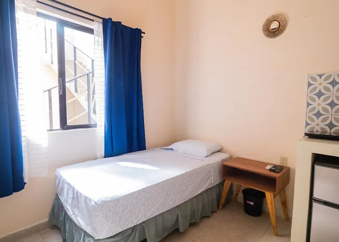Nido Colibri - Private Rooms And Hostel Dorms In Remate De Paseo Montejo