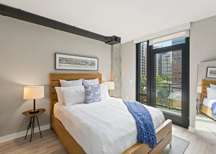 Coda On Half, A Placemakr Experience - Navy Yard