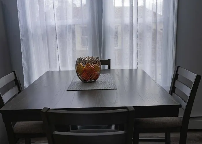 Modern, Luxury 2 Bedroom Apt In Prime Location