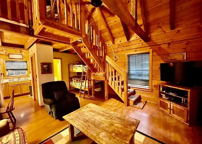 Good Life Cabin 1 - Rustic Log Cabin