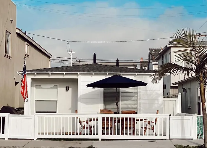 Beach House In The Heart Of Balboa Peninsula