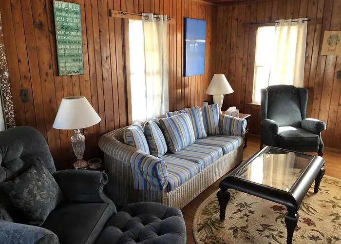 Blackbeard'S Retreat - Historic And Pet Friendly Cottage