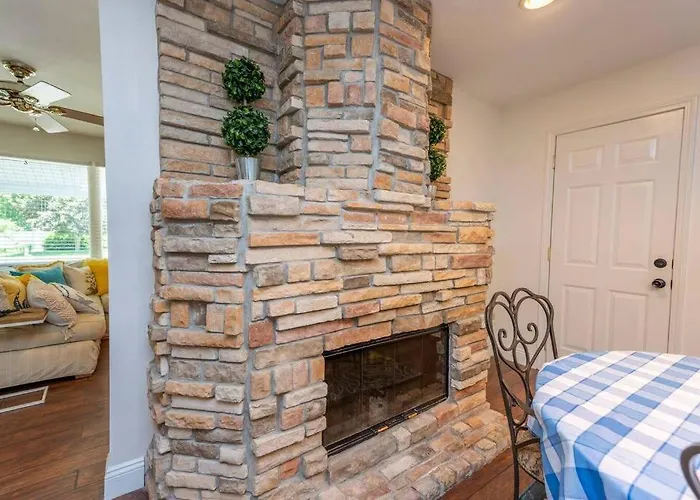 Close To Beach, Hot Tub, Pet Friendly, Firepit