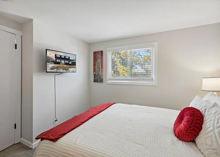 Pet-Friendly Large-Group Oasis