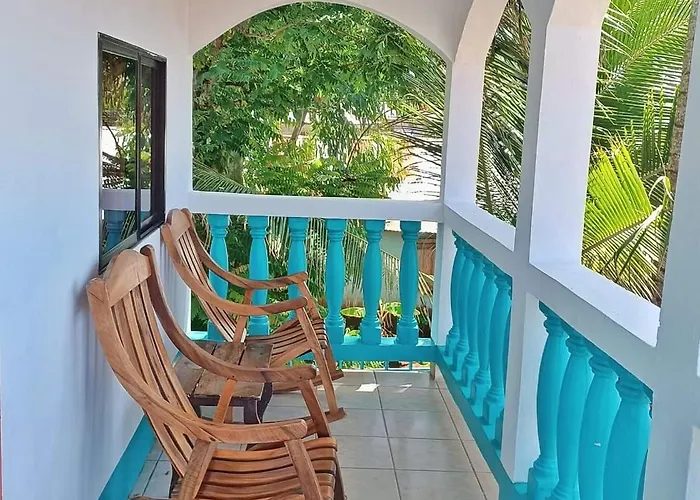 Los Delfines Hotel & Dive Center