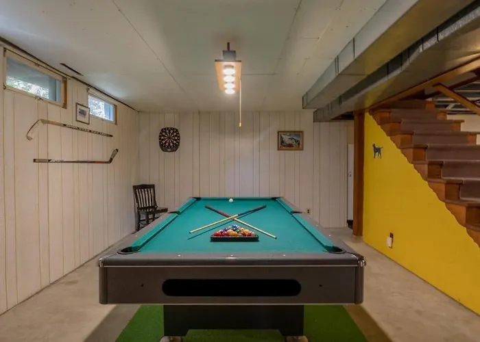 Family Home W/ 2 King, 2 Queen Beds + Game Room