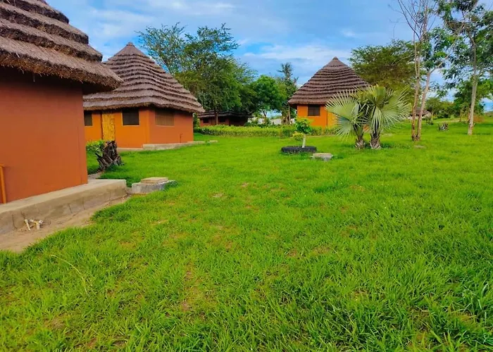 Tangi Safari Lodge