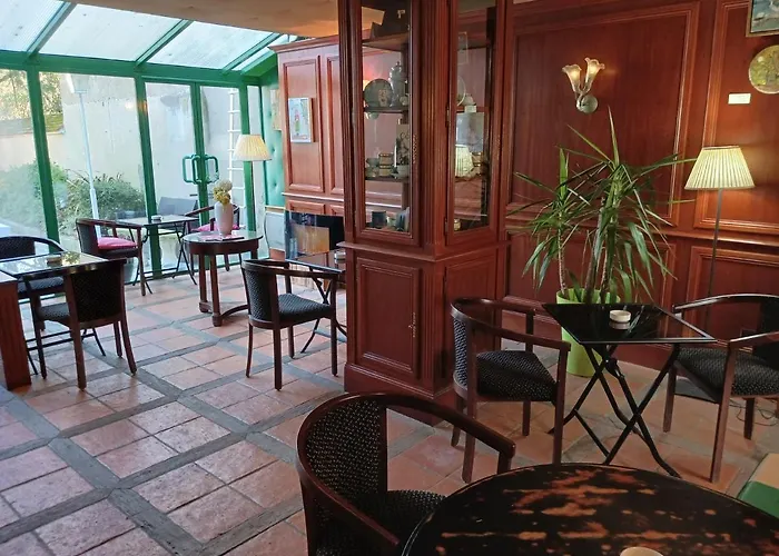 Hotel La Cognette A 25 Kilometres De Chateauroux Et 30 Kilometres De Bourges