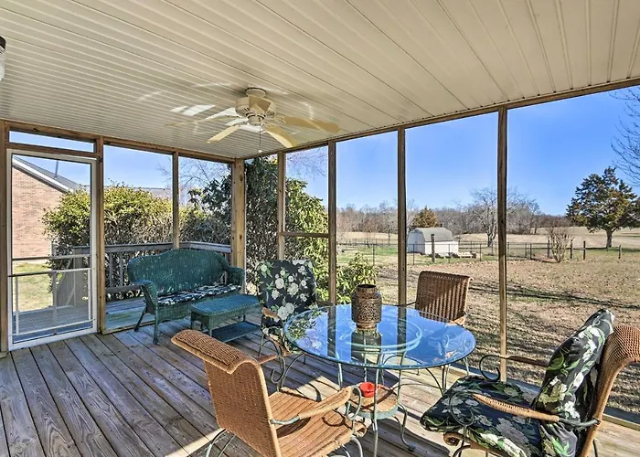 Normandy Home W/ Yard ~ 2 Mi To Lake