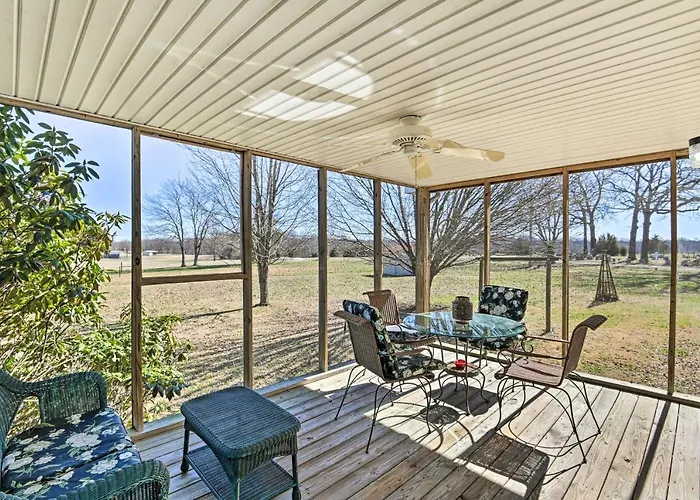 Normandy Home W/ Yard ~ 2 Mi To Lake