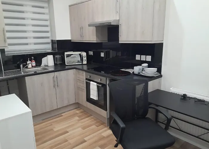 Mia Residence - Entire Studio Apartment - City View - London - Next To Ealing Broadway Station