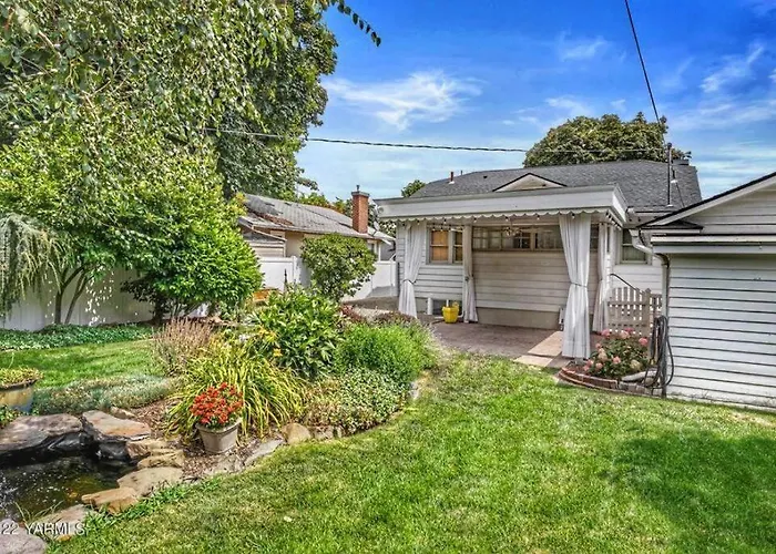 Centrally Located, Family And Furry Friendly Fun!