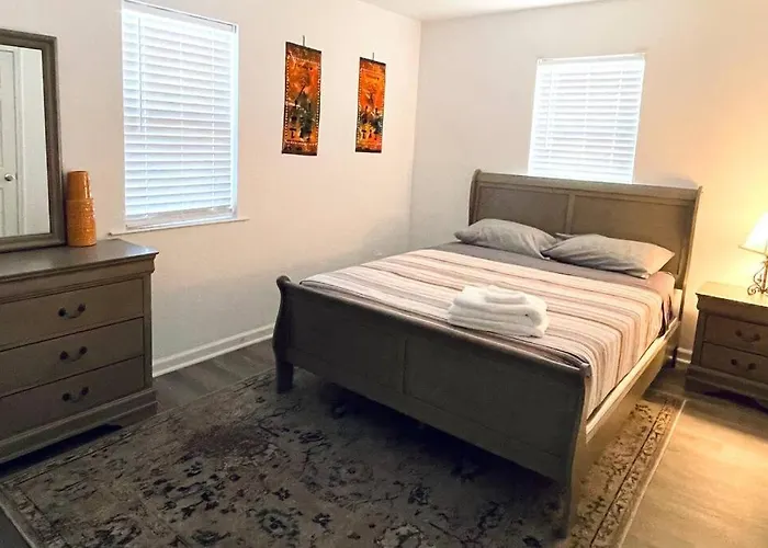 Misha'S Hunn Cottage