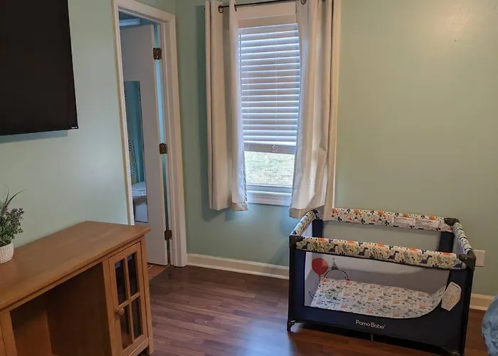Cozy Home In Central Morehead 5Min From The Beach