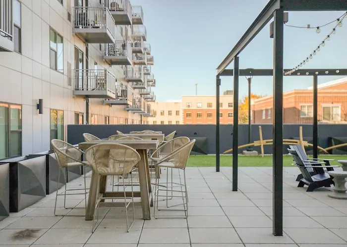 Elmhurst 1Br W Lounge Pool Gym Nr Metra Chi-861