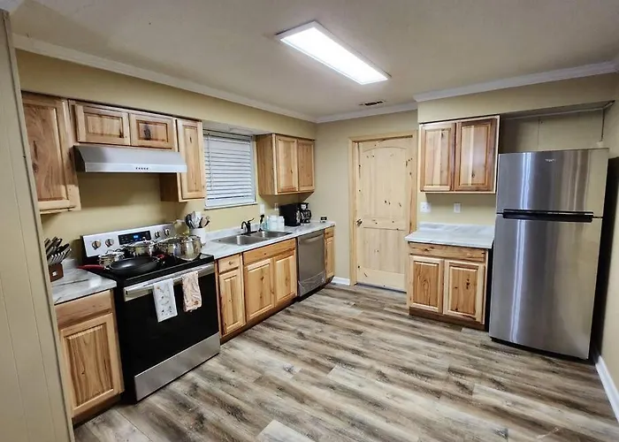 S2. Lakeside House In Scottsboro