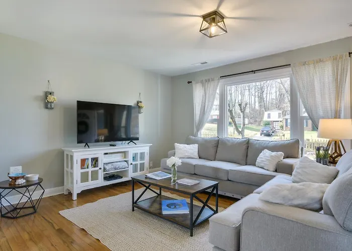 Sunny Family Home, 3 Mi To High Point Market!