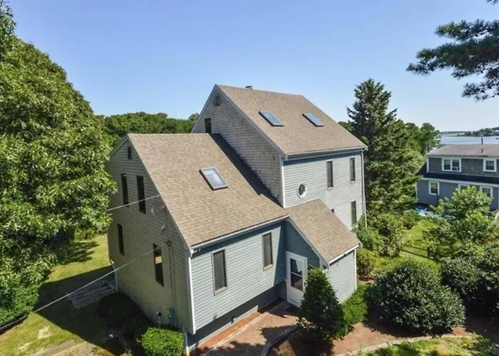 Stunning Spacious Cape Cod House With Water Views