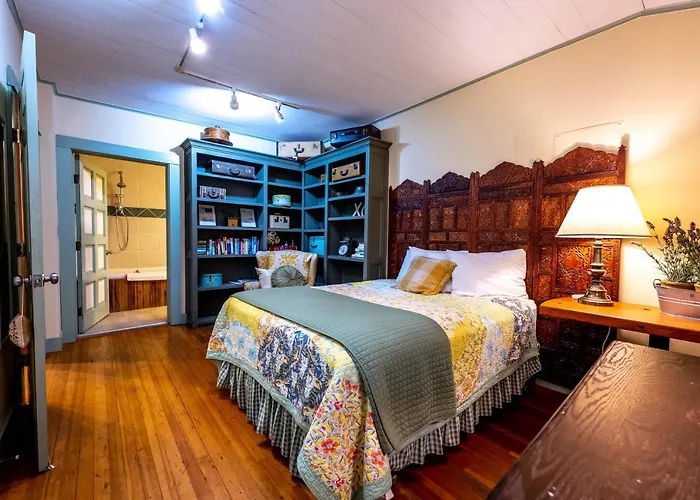 Clementine'S Guest House & Vacation Rentals