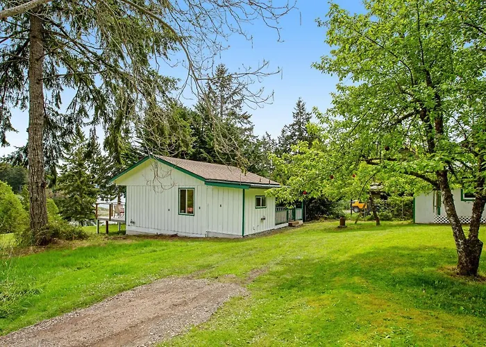 The Glen Cove Sand Spit & Guest Cottage