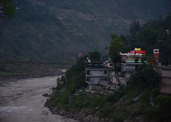 Hotel La Orilla Muzaffarabad