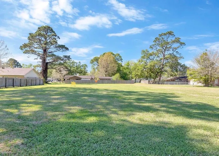 Updated & Centrally Located 3 Bed
