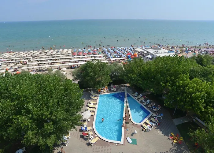 Alexandra Plaza Hotel