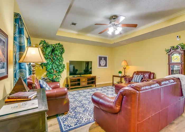 2 Mi To Uca: Group Getaway W/ Private Yard!