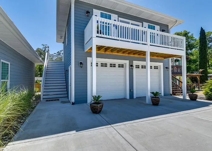 1 Mi To Beach & Pier! Chic Ocean Isle Studio