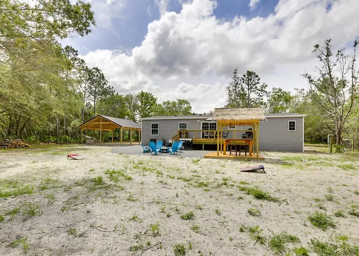 Charming Perry Home ~ 2 Mi To The Gulf!
