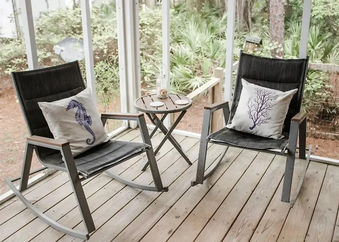 Pet Friendly Tranquil Cottage With Fire-Pit & Hot Tub Minutes To Beaches