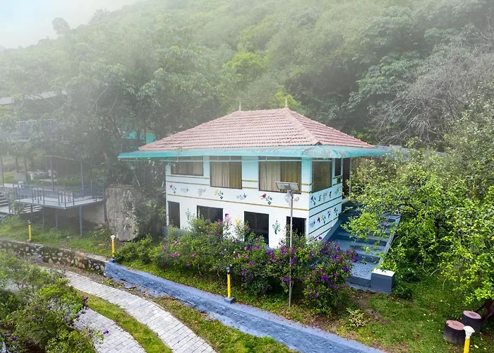 Shisiram-Italian Luxury Cottage Tabor Hills Resort