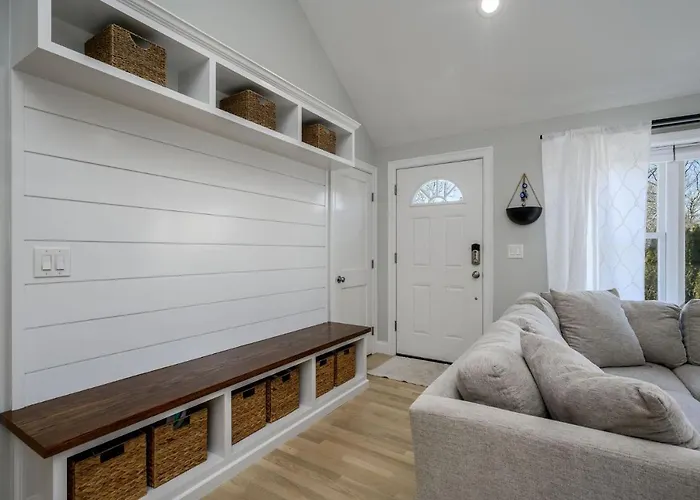 Family Tides: Private Retreat With Pool Hot Tub