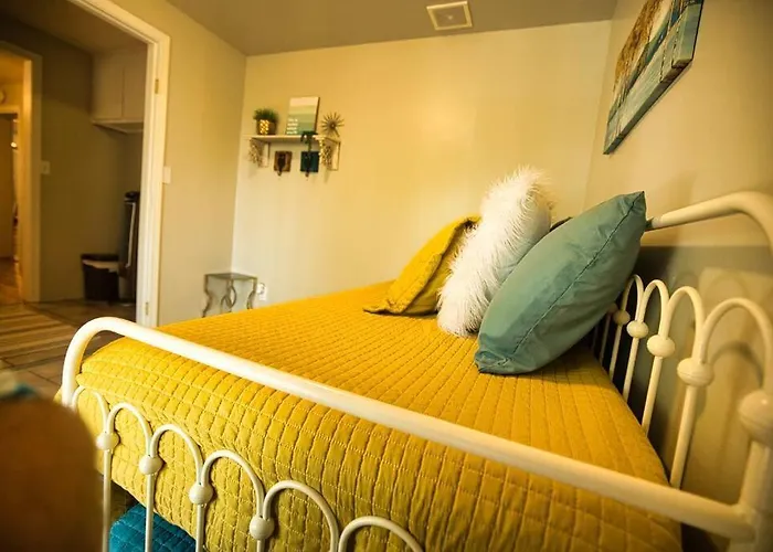 Gigi'S Spacious Lakefront With Boat Ramp Access!! Newly Remodeled, Sleeps 8!