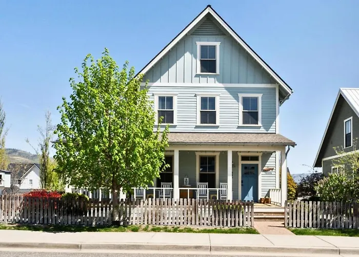 Chinook & Carriage House #2