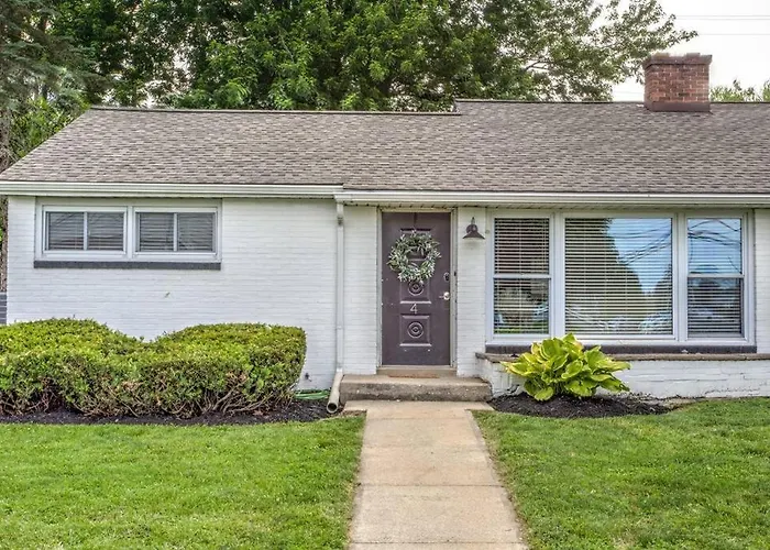New Cozy Home Near Outlets & Amish Country