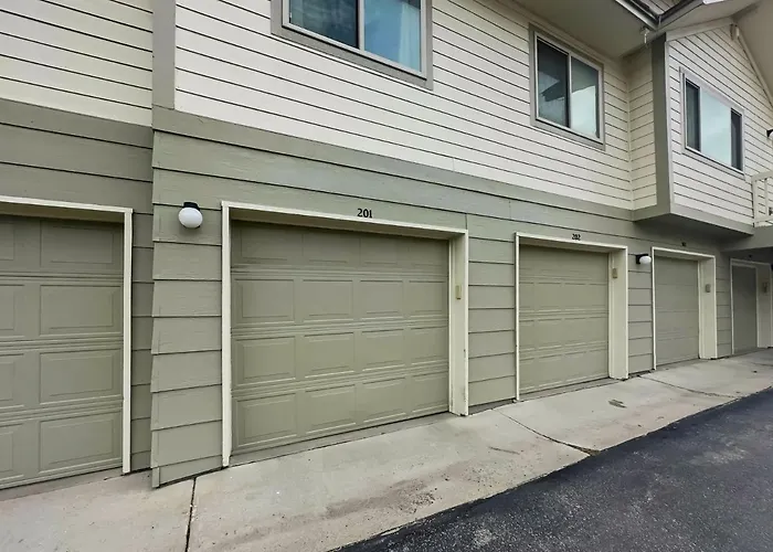 201 Point Drive Condo
