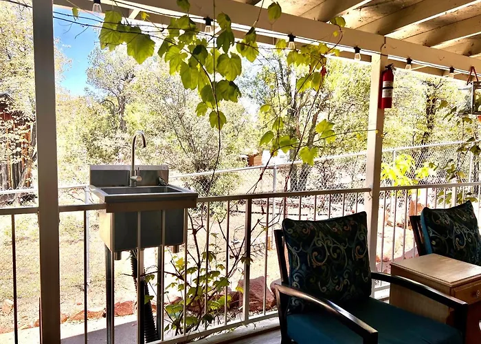 Upgraded, Stylish & Comfy 1 Bedroom/1 Bath Studio
