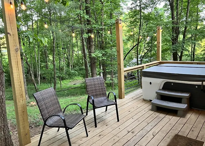Less Than 3 Miles To Downtown With Firepit