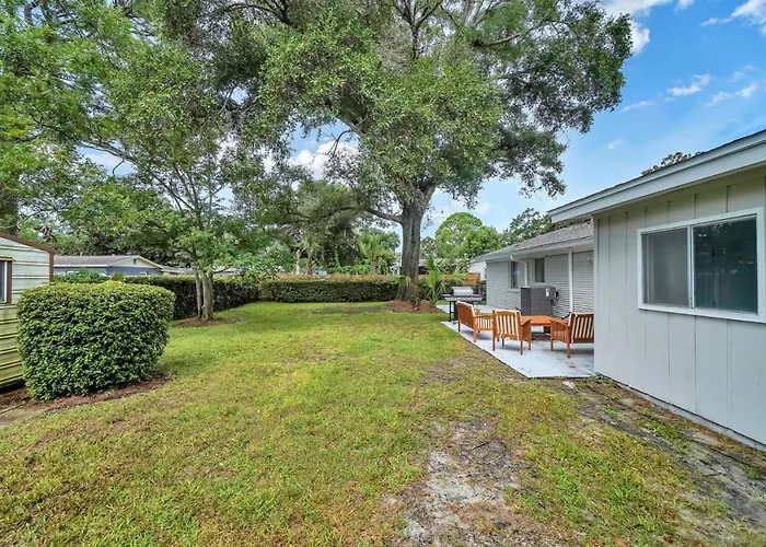 Magnolia - Family-Friendly Comforts, Tvs, Grill & Just Steps To The Beach!