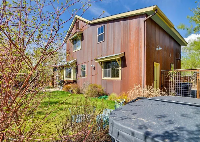 Buena Vista Vacation Home: Hot Tub, Mountain Views