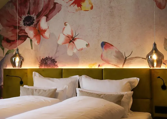 Boutiquehotel Burg Adenbach & Alter Weinbau