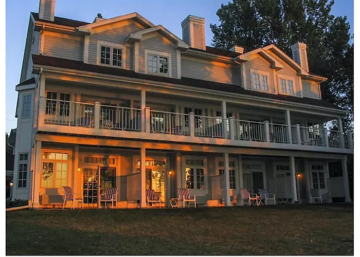 The Sand Hill Inn